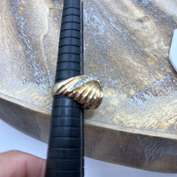 Elegant Gold Rhinestones Knot Swirl Ring 18K HGE Vintage Size 6 - Picture 8 of 15